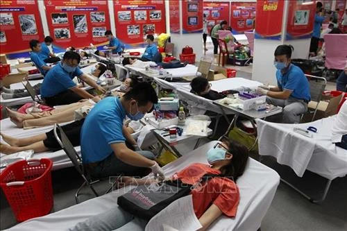 Phòng chống dịch bệnh, đoàn viên thanh niên Thành phố Hồ Chí Minh hăng hái hiến máu tình nguyện