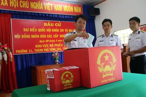 Bầu cử sớm trên các Nhà giàn DK1
