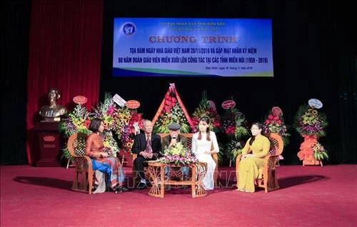 Điện Biên tổ chức cuộc hội ngộ của những giáo viên miền xuôi lên công tác tại các tỉnh miền núi