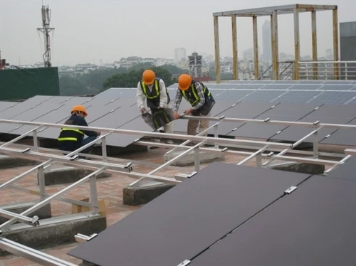 Tiết kiệm điện nhờ pin năng lượng Mặt trời
