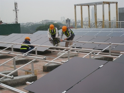Tiết kiệm điện nhờ pin năng lượng Mặt trời