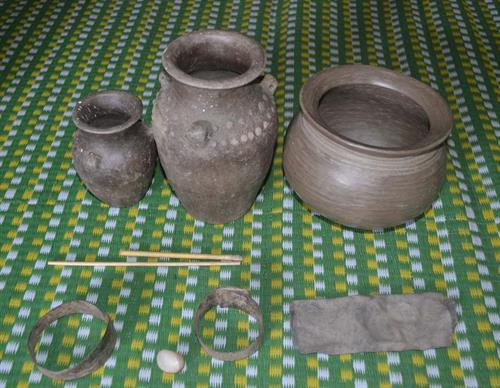 Làng gốm cổ của người M'nông ở Yang Tao