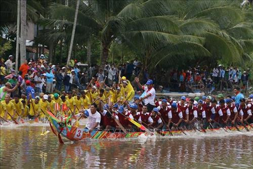 Tưng bừng giải đua ghe Ngo truyền thống đồng bào Khmer năm 2019 tại Sóc Trăng