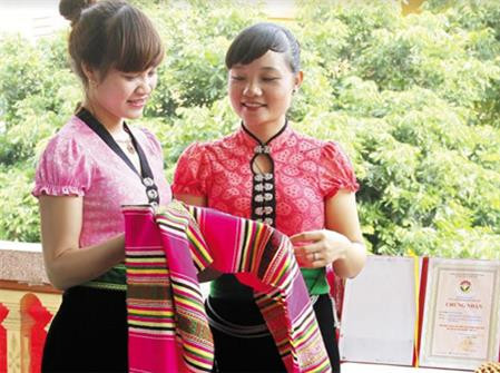 Nét đẹp văn hóa dệt thổ cẩm của người Thái