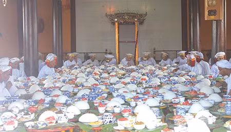 Lễ “Thứ sáu xoay vòng” của người Chăm Bà-ni