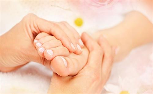Chứng tê cóng chân tay mùa đông nguy hiểm hơn bạn tưởng
