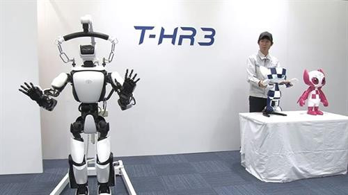Robot - Bạn đồng hành lý tưởng cho người cao tuổi