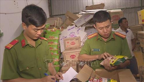 Đắk Lắk phát hiện hơn 10 tấn hạt nêm, bột ngọt không rõ nguồn gốc