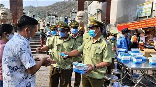 Dịch bệnh do chủng mới virus Corona: Kết nối cung cấp 300.000 khẩu trang kháng khuẩn