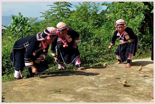 Hấp dẫn trò chơi Đọ lo thé của người Hà Nhì