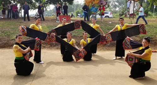 Ngày hội “Đại đoàn kết – Tinh hoa văn hóa các dân tộc Việt Nam” tại Làng Văn hóa Du lịch các dân tộc Việt Nam trong tháng 11