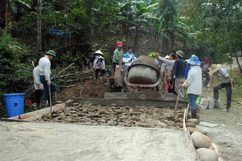 Lào Cai làm mới đường giao thông nông thôn