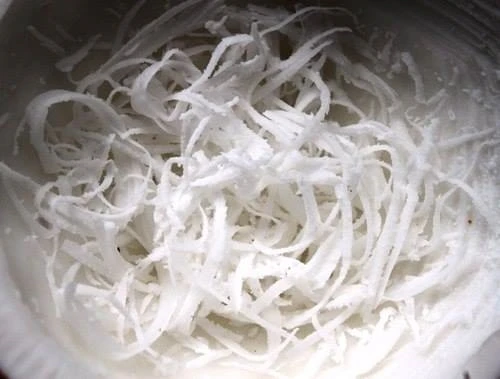 Bánh tráng mạch nha Quảng Ngãi đơn giản nhưng hấp dẫn