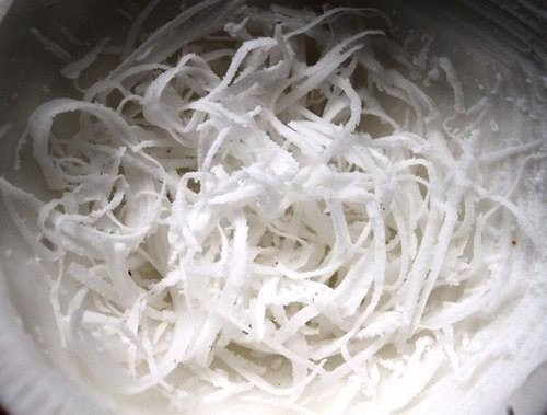 Bánh tráng mạch nha Quảng Ngãi đơn giản nhưng hấp dẫn