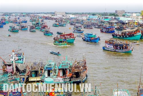 Sông Đốc sôi động