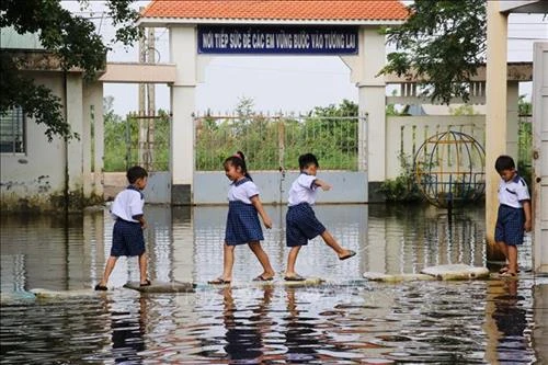 Gian nan đến trường mùa nước lũ
