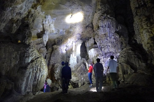 Vẻ đẹp nguyên sơ của hang Tham Luồng