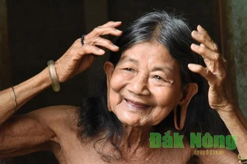 Những người M'nông căng tai cuối cùng ở Tây Nguyên