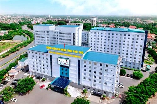 Bệnh viện tuyến tỉnh đầu tiên ứng dụng robot trong phẫu thuật cột sống