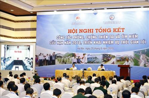 Thủ tướng Chính phủ Nguyễn Xuân Phúc: Nâng cao chất lượng công tác dự báo, cảnh báo thiên tai