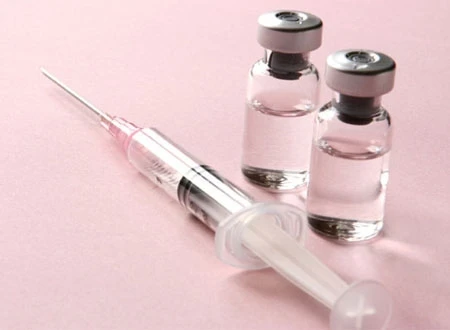 Cứu sống cháu bé bị sốc phản vệ sau khi tiêm vắc xin 5 trong 1