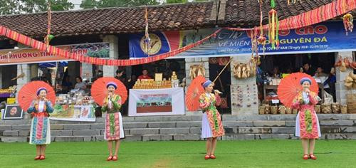Phiên chợ vùng cao “Về miền cao nguyên đá”