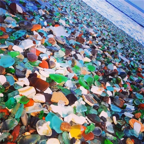 Bãi biển thủy tinh nổi tiếng thế giới trước nguy cơ biến mất vĩnh viễn