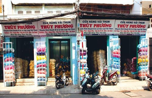 Làng dệt “giữa phố“
