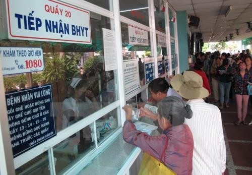 Người dân nghèo vùng biên gặp khó khăn trong mua bảo hiểm