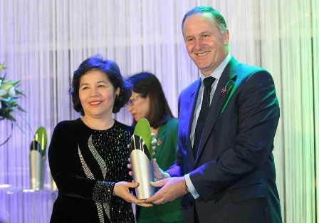 Thủ tướng New Zealand trao giải thưởng cho Tổng Giám đốc Vinamilk