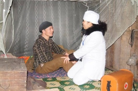 Tấm lòng người thầy thuốc 20 năm “bám bản”