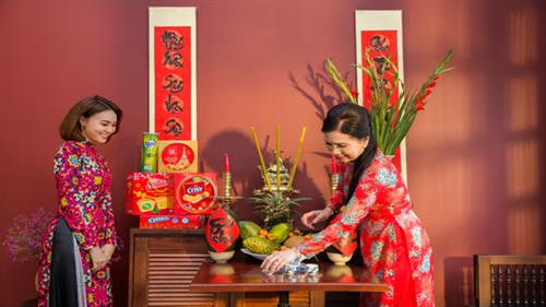 Bàn thờ gia tiên - nơi hội tụ những giá trị thiêng liêng của Tết