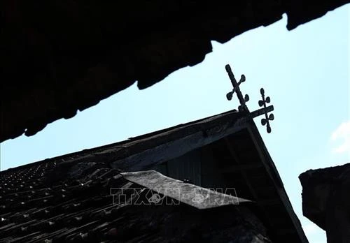 “Khau cút”- biểu tượng văn hóa độc đáo trên ngôi nhà sàn của người Thái đen