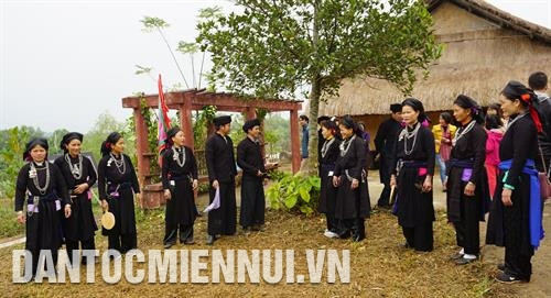 Tái hiện Tết Khu Cù Tê của dân tộc La Chí
