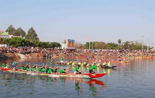 Đắk Lắk tổ chức Hội đua thuyền nam truyền thống đầu Xuân Kỷ Hợi 2019