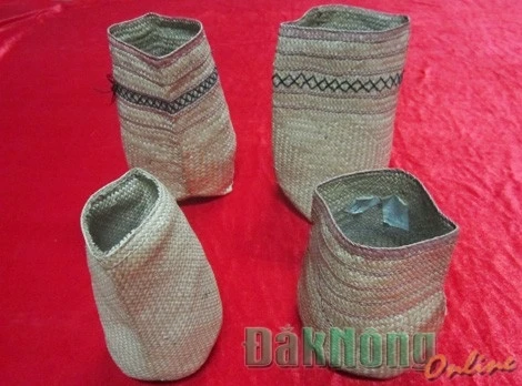 Túi đựng cơm của người M'nông