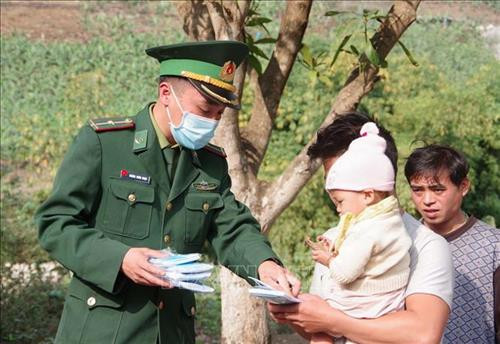 Những chiến sỹ quân hàm xanh trên tuyến đầu chống dịch Covid-19 (Bài 2)