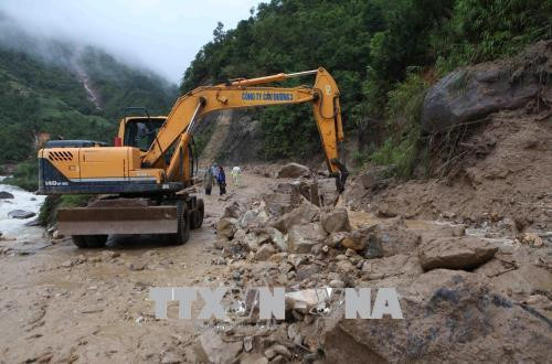 Mưa lũ tại các tỉnh miền núi phía Bắc: Tạm thông tuyến trên quốc lộ 4D và quốc lộ 12