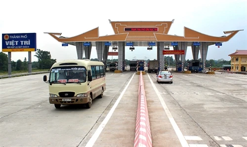 Chính thức thu phí cầu Hạc Trì