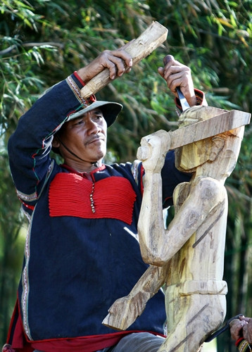 Tượng gỗ Tây Nguyên