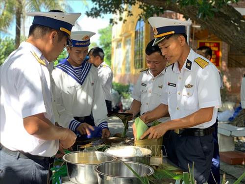 Sắc Xuân ngập tràn giữa biển trời Trường Sa