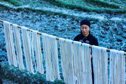 Mùa dệt ở bản La Chí