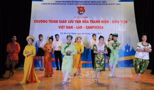 Giao lưu sinh viên ba nước Việt Nam - Lào - Campuchia