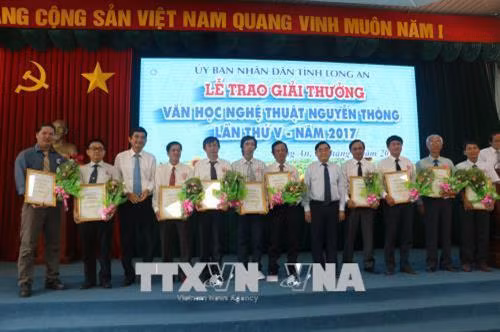 Tri ân những đóng góp của các văn nghệ sĩ trong lĩnh vực văn học nghệ thuật