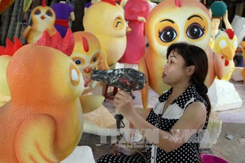 Thành phố Hồ Chí Minh: Hoàn thành cụm linh vật đường hoa Tết Nguyên đán Đinh Dậu 2017