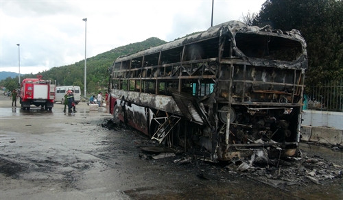 Phú Yên: Cháy xe khách giường nằm, 23 người may mắn thoát chết