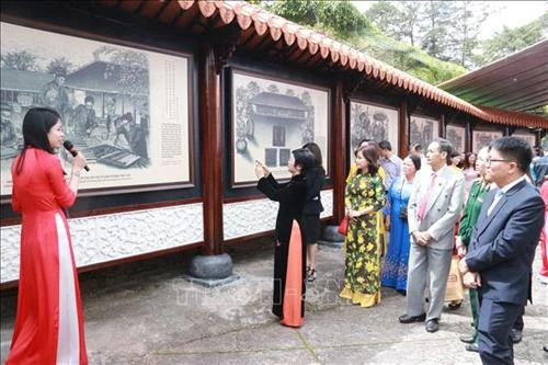 Triển lãm “Mộc bản-Bảo vật hoàng triều” và “Thiên hùng ca sử Việt”