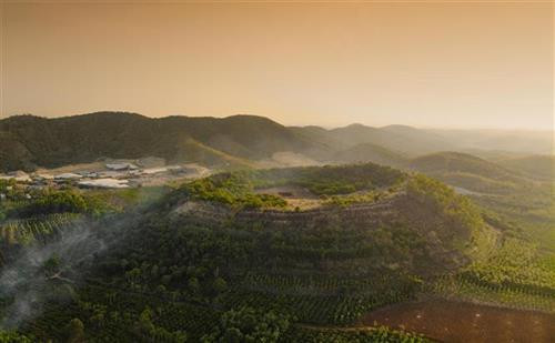 Vẻ đẹp kỳ vĩ của hệ thống hang động núi lửa dài nhất Đông Nam Á tại Công viên Địa chất Đắk Nông