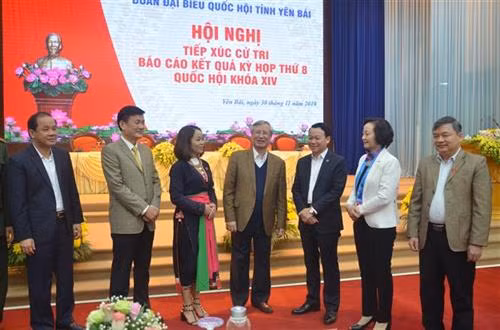 Thường trực Ban Bí thư Trần Quốc Vượng tiếp xúc cử tri thành phố Yên Bái
