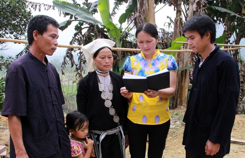 Phát triển đảng viên là người dân tộc thiểu số